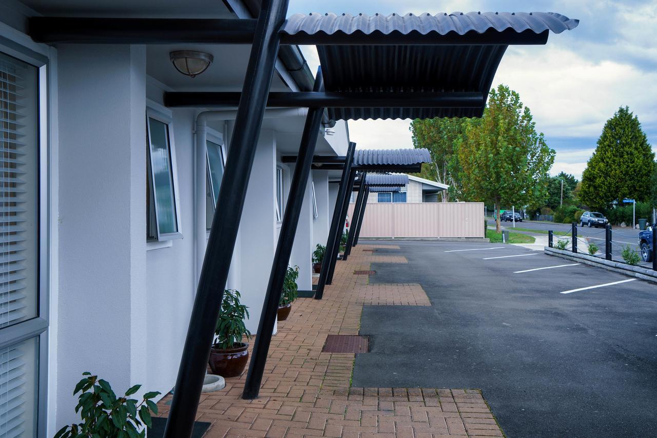 Clive Studios-Formally Clive Motel Exterior photo